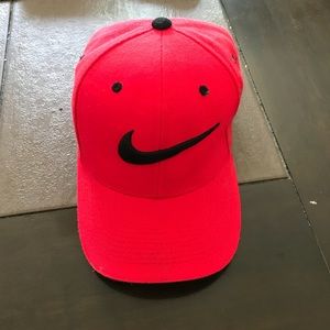 Red nike baseball cap